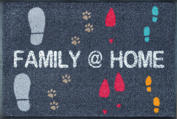 Family and home lábnyomos lábtörlő scaled - Egyedi lábtörlők